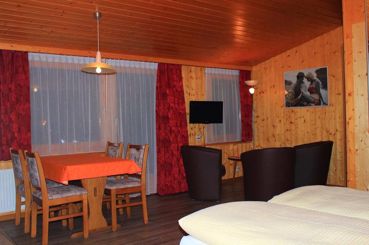 Hotel Alpha Grächen Esterno foto